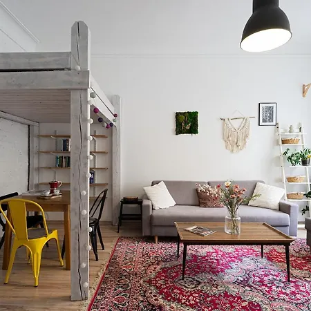 Cozy Loft Old Town Properunit Apartment