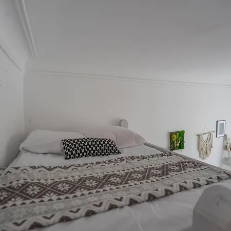 Cozy Loft Old Town Properunit Apartment *
