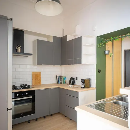 Cozy Loft Old Town Properunit Apartment