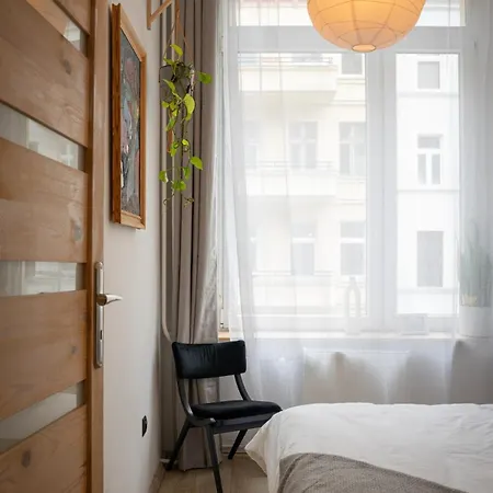Cozy Loft Old Town Properunit Apartment